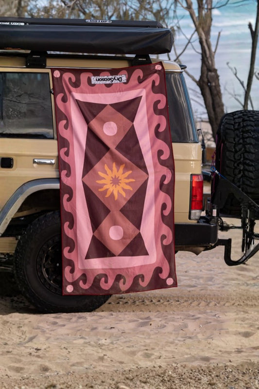 SOLANA - Sand Free Magnetic Beach Towel in Pink