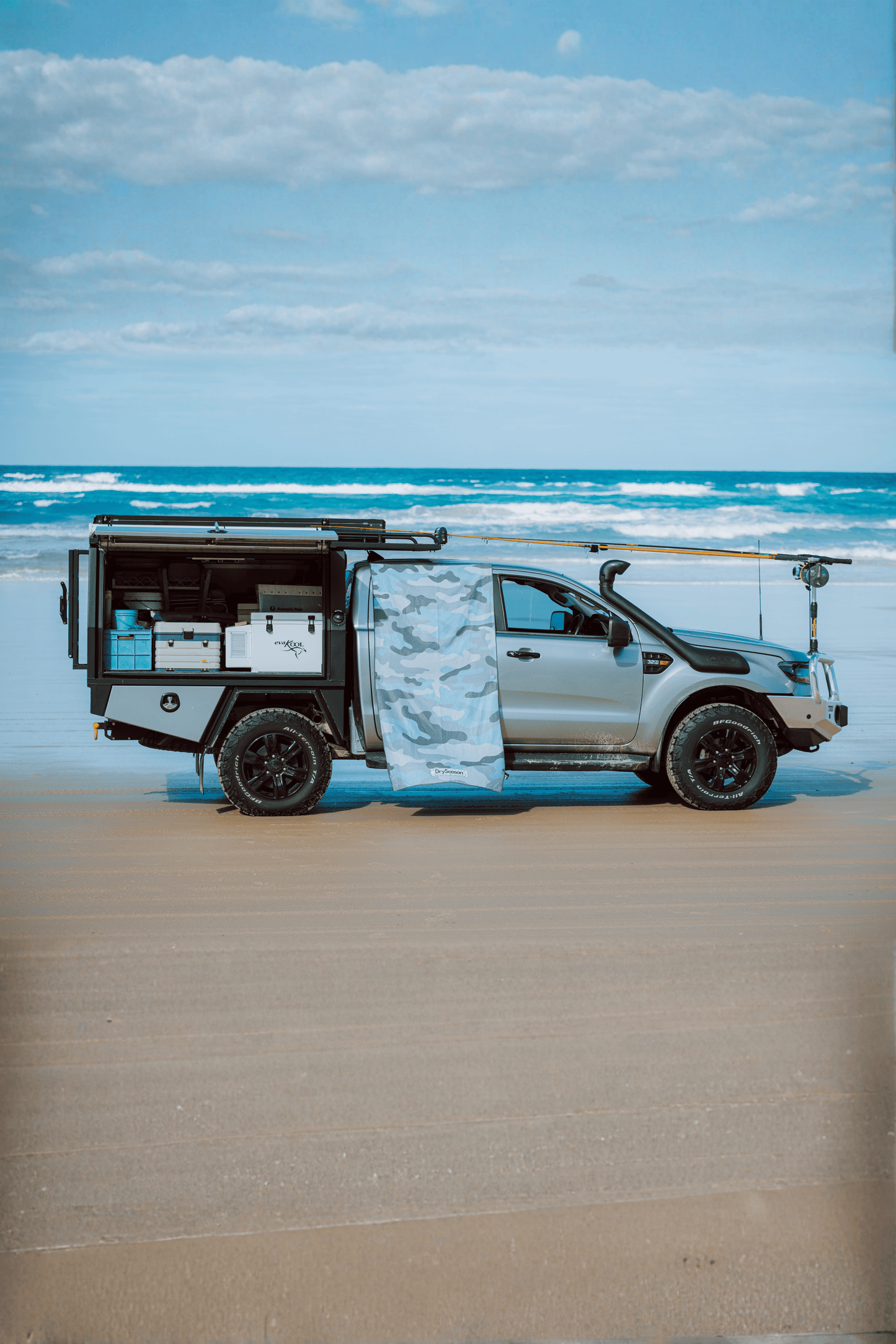 MARLIN - Sand Free Magnetic Beach Towel