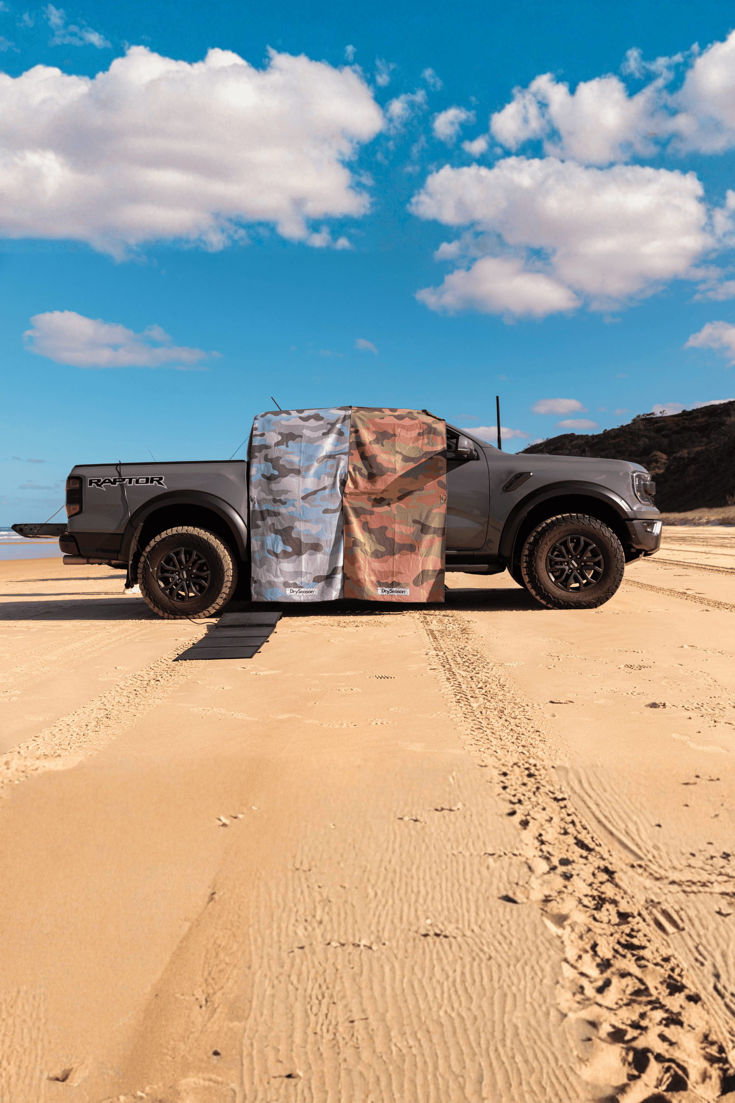 MARLIN - Sand Free Magnetic Beach Towel