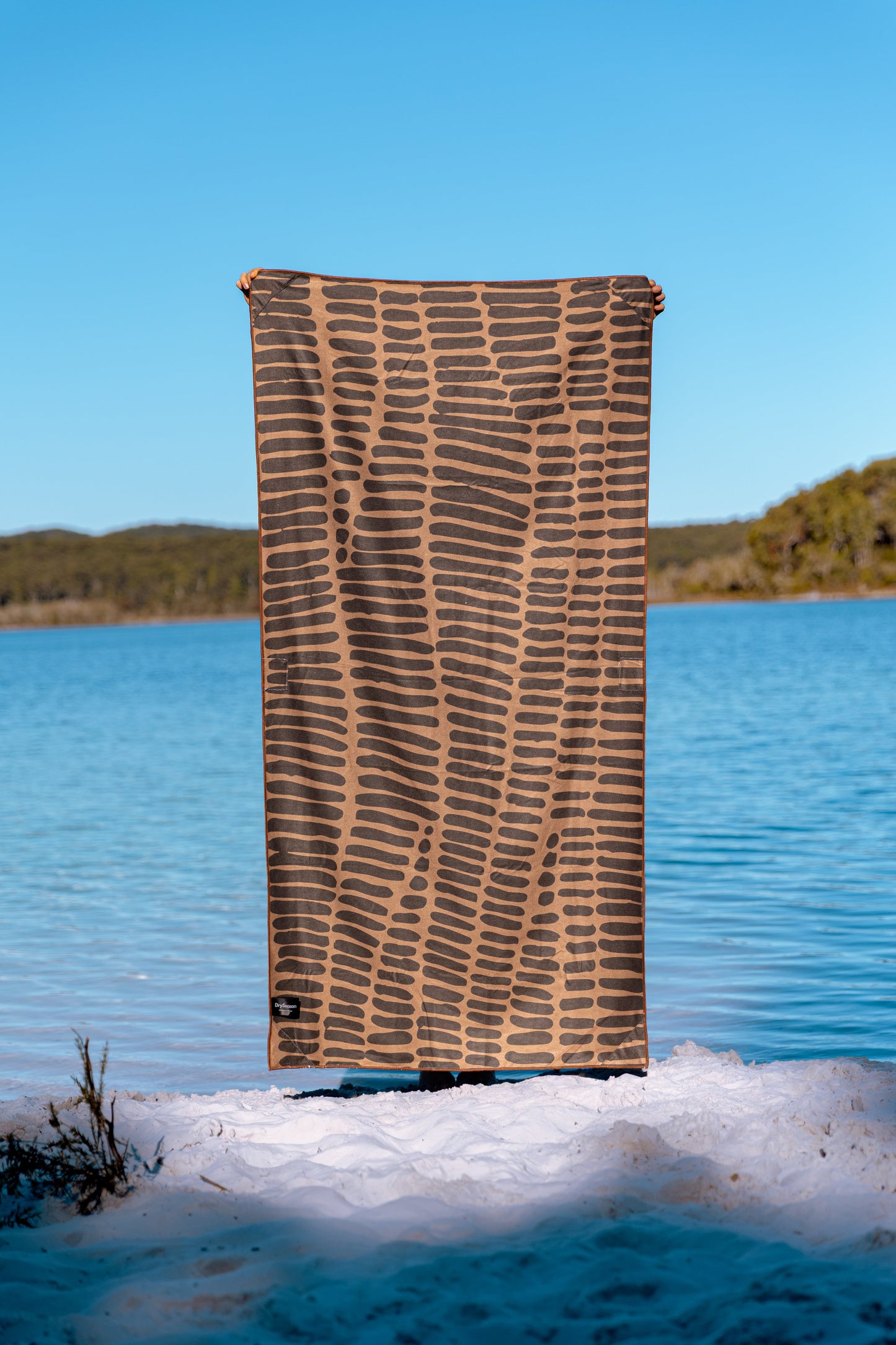 BYRON - Sand Free Magnetic Beach Towel