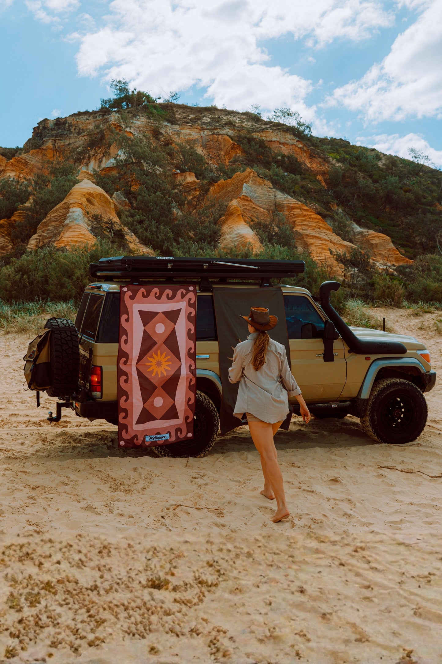 SOLANA - Sand Free Magnetic Beach Towel in Pink