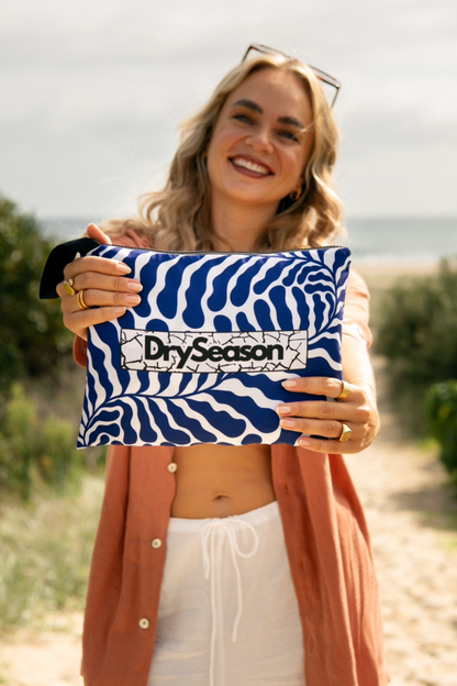 SANTORINI - Sand Free Magnetic Beach Towel In Blue