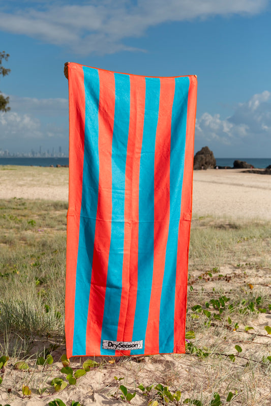 BROOME - Sand Free Magnetic Beach Towel In Blue & Orange