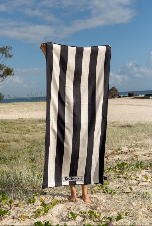 EL QUESTRO - Sand Free Magnetic Beach Towel In Black & Cream