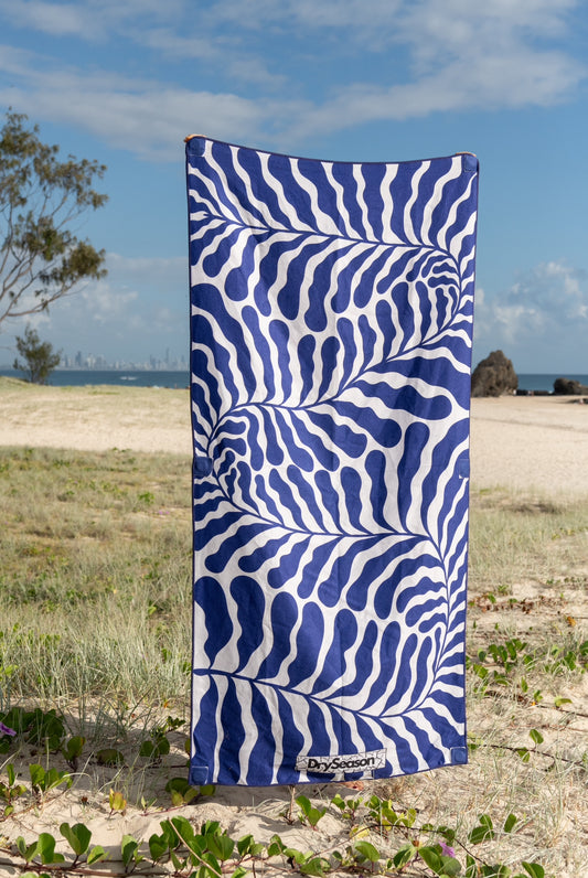 SANTORINI - Sand Free Magnetic Beach Towel In Blue