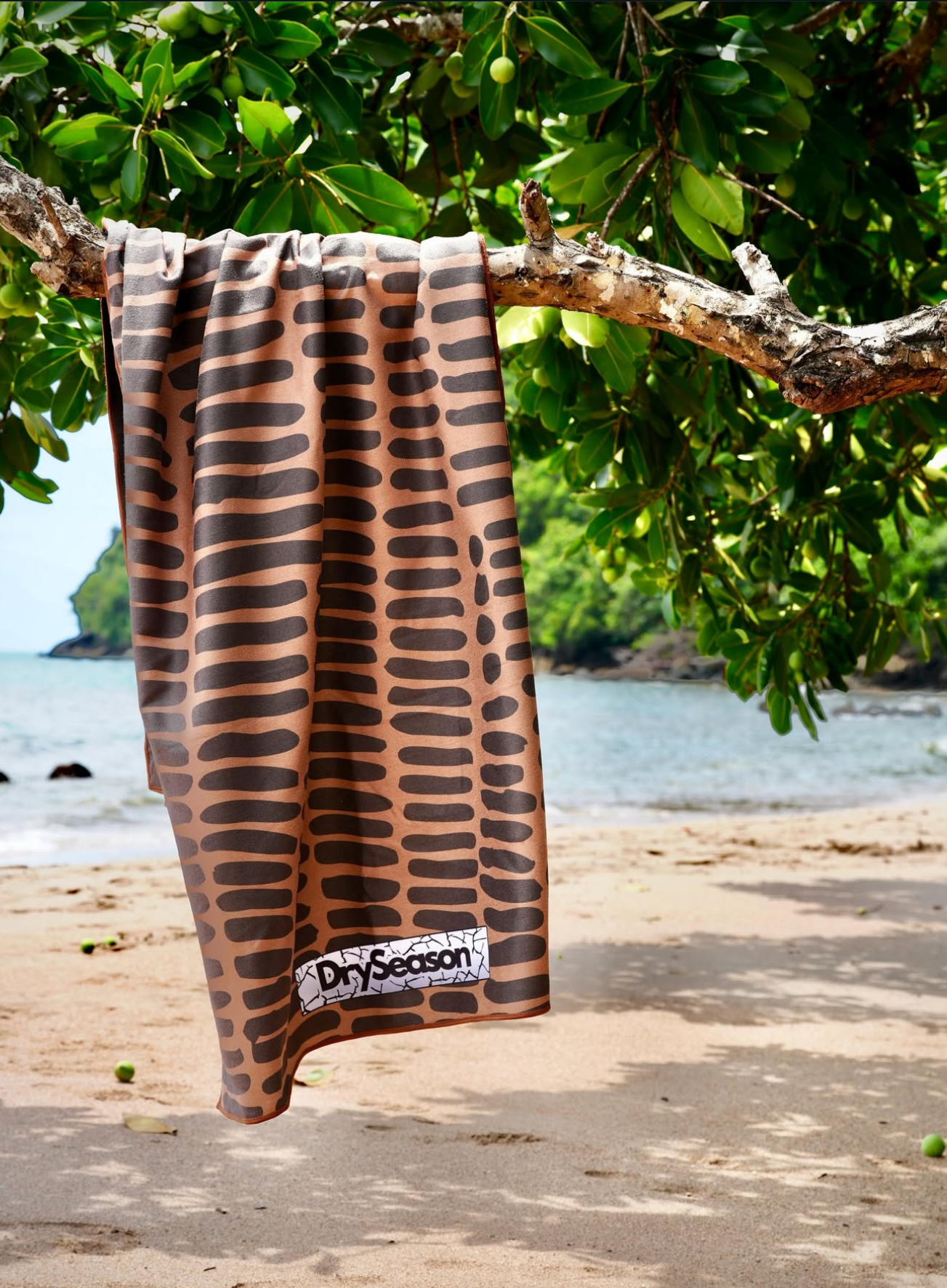 BYRON - Sand Free Magnetic Beach Towel